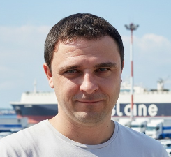 Роман Строков